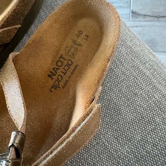 NEW NAOT ASPEN sandals bronze and rhinestone. Size 40, ladies 9
NWOB - Picture 9 of 9